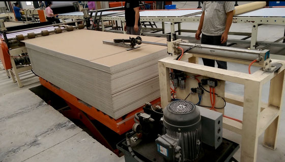 Καλή τιμή. Ώθηση - σύστημα PLC μηχανών ελασματοποίησης πινάκων γύψου ταινιών PVC πινάκων σίτισης τύπων σε απευθείας σύνδεση