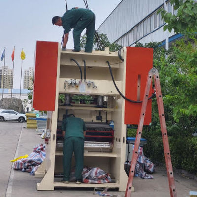 Σιωπηλή Σοψιά οροφή πλακιδίων πλακιδίου γυψοσανίδων υδραυλική τρύπα οπή διάτρησης μηχάνημα διάτρησης της μηχανής διάτρησης