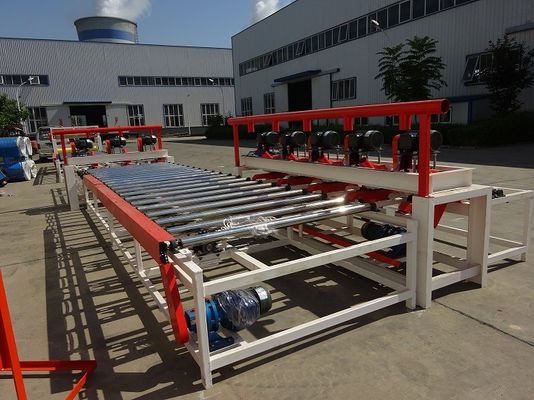 Οικονομική τοποθετημένη σε στρώματα PVC τέμνουσα μηχανή πινάκων γύψου με την παραγωγή 600*600mm