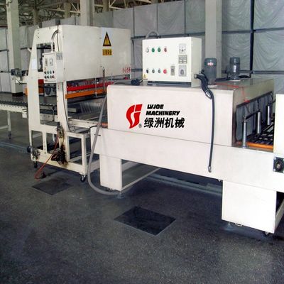 Εσωτερική τοποθετημένη σε στρώματα PVC μηχανή ελασματοποίησης ανώτατων πινάκων διακοσμήσεων σπιτιών