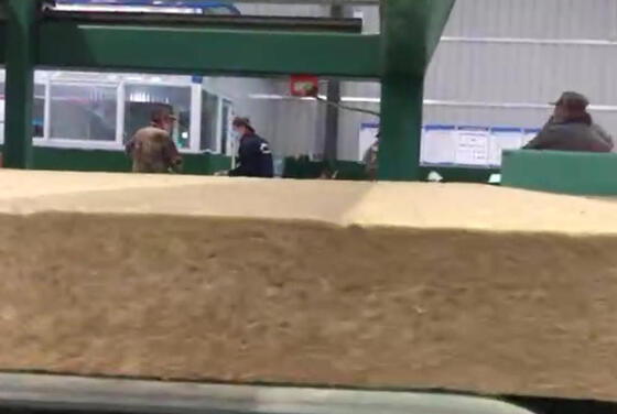 Καλή τιμή. Αυτόματη γραμμή παραγωγής πετρώματος με πλάτος 1200-2400mm πλάτος 80-200kg/m3 πυκνότητα και υποστήριξη από μηχανικούς στο εξωτερικό σε απευθείας σύνδεση