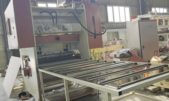 Καλή τιμή. Ελέγχος PLC Μηχανή διάτρησης υπό πίεση 200t με προσαρμόσιμα σχήματα τρυπών για τρυπήματα σανίδων σε απευθείας σύνδεση