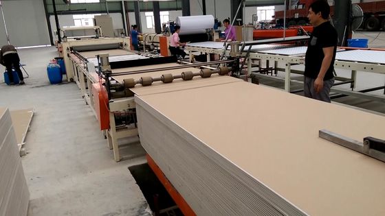 Μηχανή 380V, συχνότητα τοποθέτησης σε στρώματα φύλλων αλουμινίου αλουμινίου πινάκων πυριτικών αλάτων ασβεστίου 50HZ